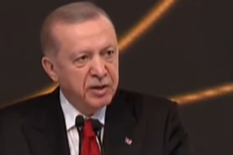 Erdoğan: 4 milyon sığınmacıya ev sahipliği yapıyoruz