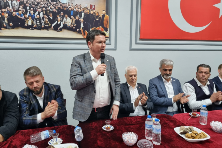Mustafa Bozbey ve Erkan Aydın Gen&ccedil; Demirtaşlılar Derneği &uuml;yeleriyle buluştu
