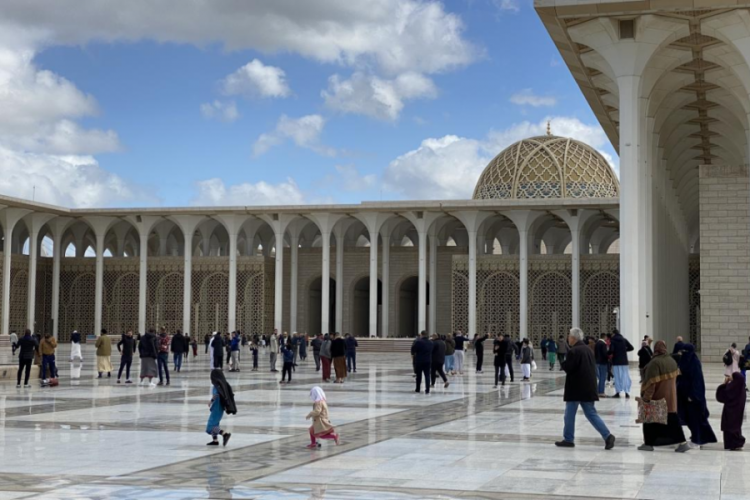 Cezayir Ulu Camii'nde ilk cuma namazı kılındı
