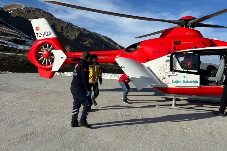 Van'da ambulans helikopter hamile kadın i&ccedil;in havalandı