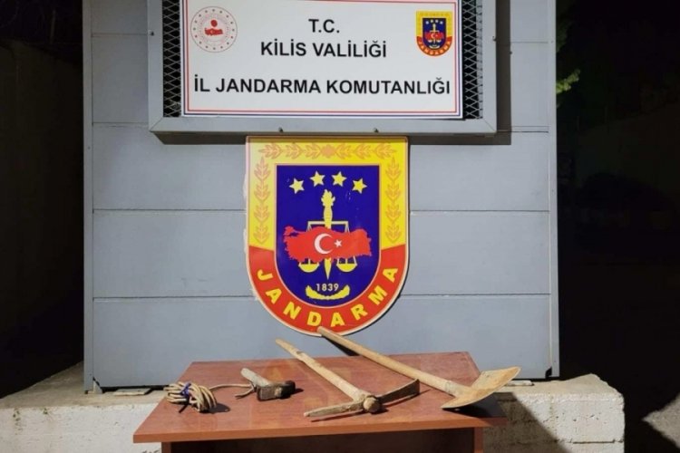 Kilis'te ka&ccedil;ak kazı yapan zanlı su&ccedil;&uuml;st&uuml; yakalandı
