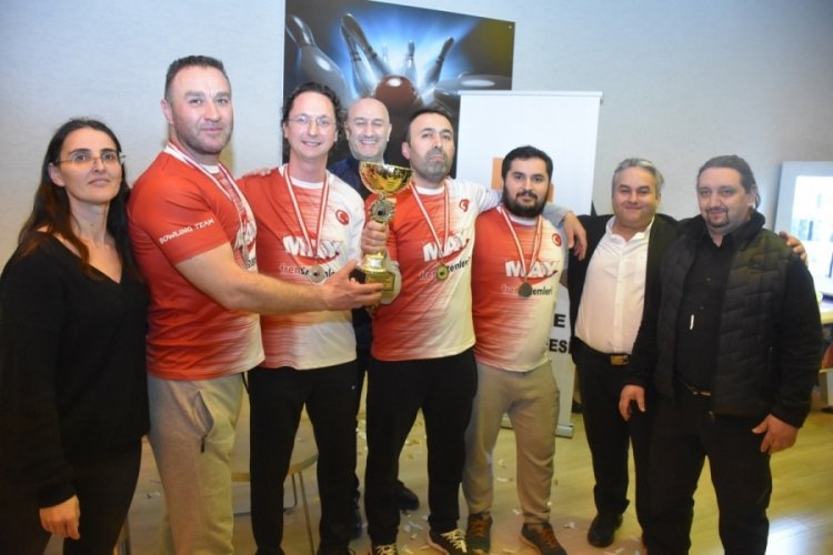 Değer &uuml;reten eller bowlingle stres attı