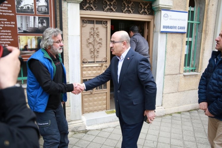Bursa Valisi tarihi Muradiye Camisi'nde incelemelerde bulundu