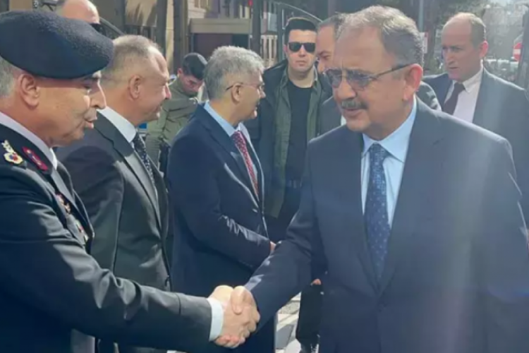 Bakan &Ouml;zhaseki: Her ay 10-15 bin konut dağıtacağız