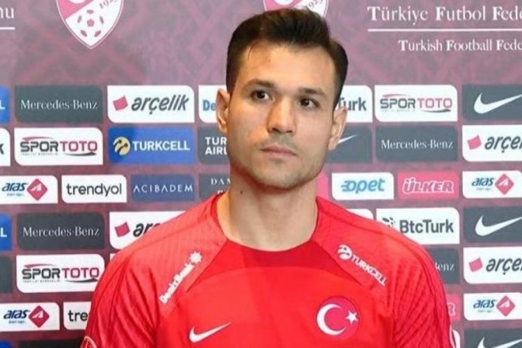 Ankarag&uuml;c&uuml; - İstanbulspor ma&ccedil;ında korku dolu anlar! Erta&ccedil; &Ouml;zbir yerde hareketsiz kaldı, hastaneye kaldırıldı