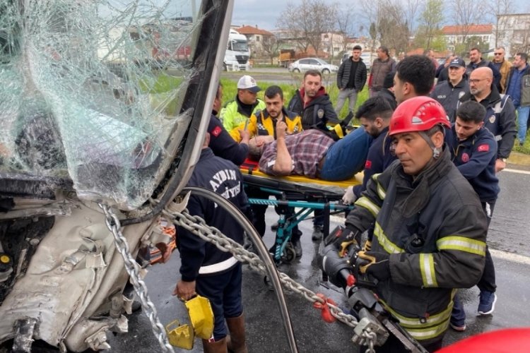 Aydın'da 2 tır &ccedil;arpıştı: 1 yaralı