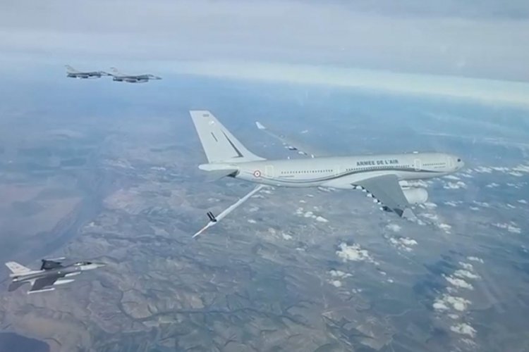 TSK'ya ait F-16'lara havada yakıt ikmali