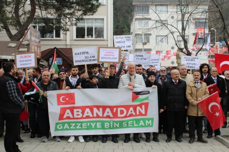 Kastamonu'da vatandaşlar Filistin i&ccedil;in y&uuml;r&uuml;d&uuml;