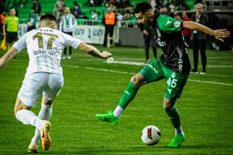 Sakaryaspor Manisa FK'yı 2-0 mağlup etti