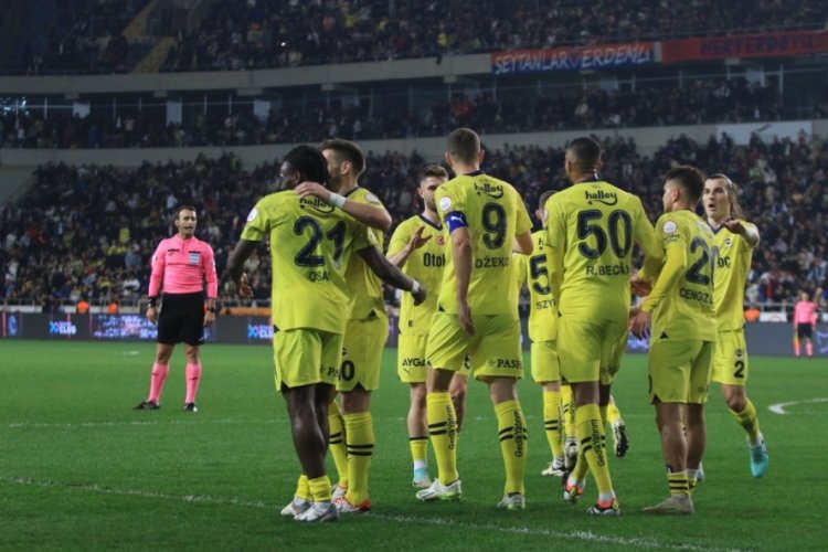 Fenerbah&ccedil;e, deplasman serisini 14 ma&ccedil;a &ccedil;ıkardı