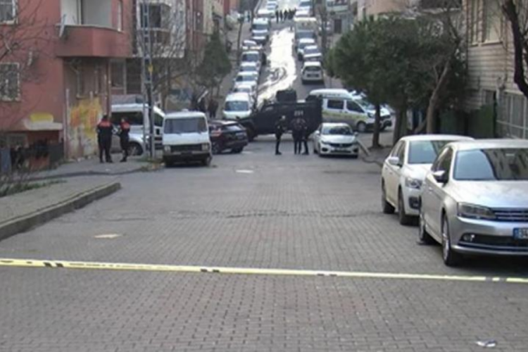 İstanbul'a hayır yemeğindekilere silahla saldırı