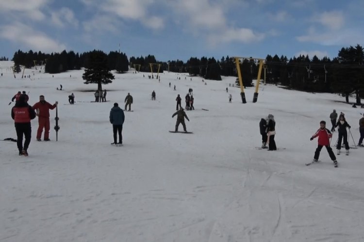 Uludağ'da kayak sezonu devam ediyor