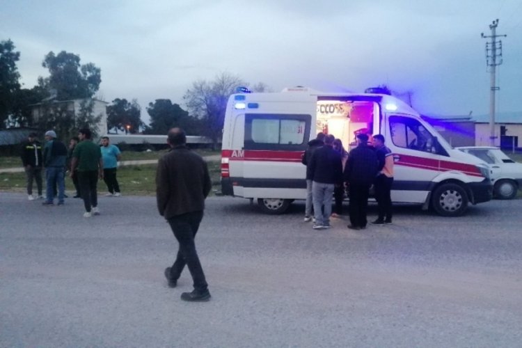 Kamyon ile motosiklet &ccedil;arpıştı: 2 yaralı
