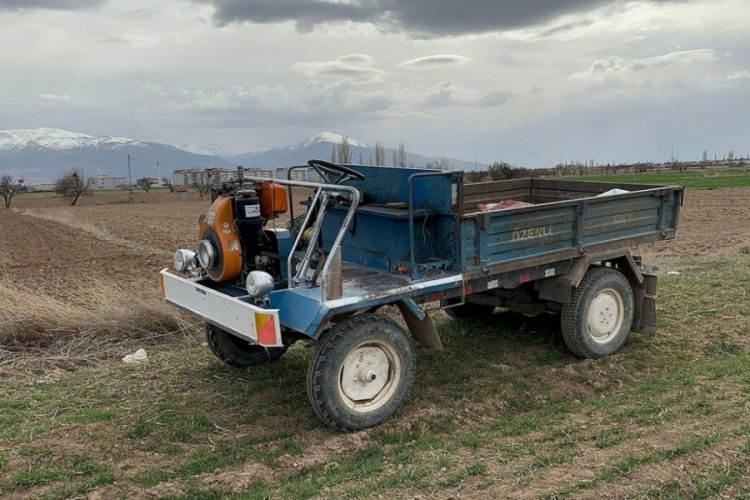 T&uuml;fekle bir kişiyi vurduktan sonra tarlada patpat ile ka&ccedil;arken yakalandı