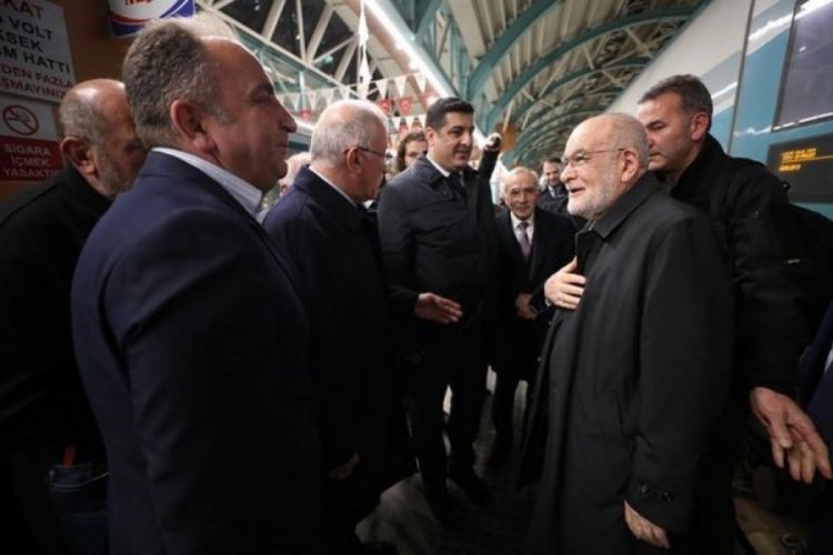 Karamollaoğlu, Sivas'a eleştirdiği hızlı trenle gitti