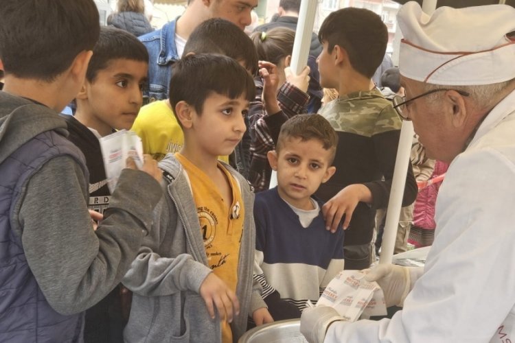 Se&ccedil;im kampanyalarından en &ccedil;ok sevinenleri &ccedil;ocuklar!