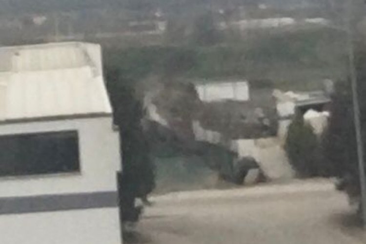 Bursa'da hurdacıların yaktığı ateşi itfaiye ekipleri s&ouml;nd&uuml;rd&uuml;! Ekiplerin ardından tekrar yaktılar