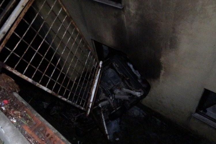 Zonguldak'ta buzdolabını tamire g&ouml;t&uuml;r&uuml;rken aracı ile apartman boşluğuna u&ccedil;tu