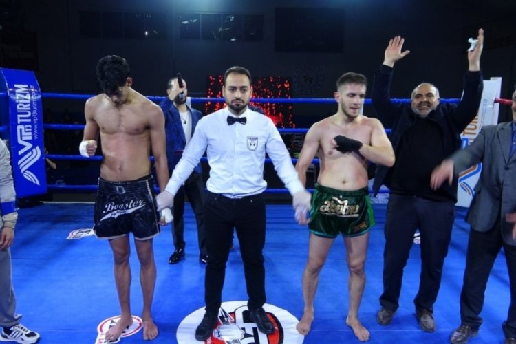 Bitlis'te T&uuml;rkiye-İran Muaythai gecesi d&uuml;zenlendi