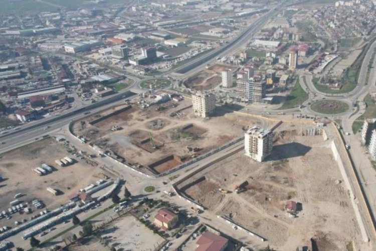 4 bin kişi hayatını kaybetti! Depremin simgesi Ebrar Sitesi'nde yerinde d&ouml;n&uuml;ş&uuml;m