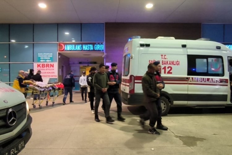Bursa'da yurda ka&ccedil;ak yollarla girdiği tespit edilen 5 kişi yakalandı