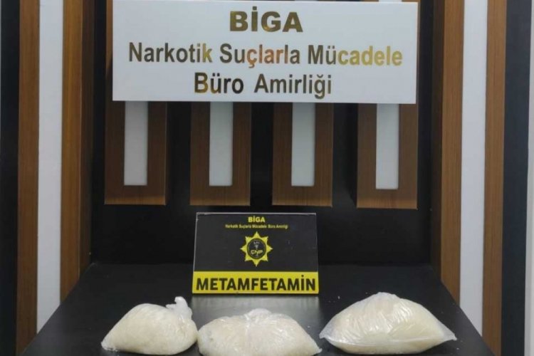 Bursa emniyetinden &Ccedil;anakkale'de uyuşturucu operasyonu: 3 zanlı tutuklandı