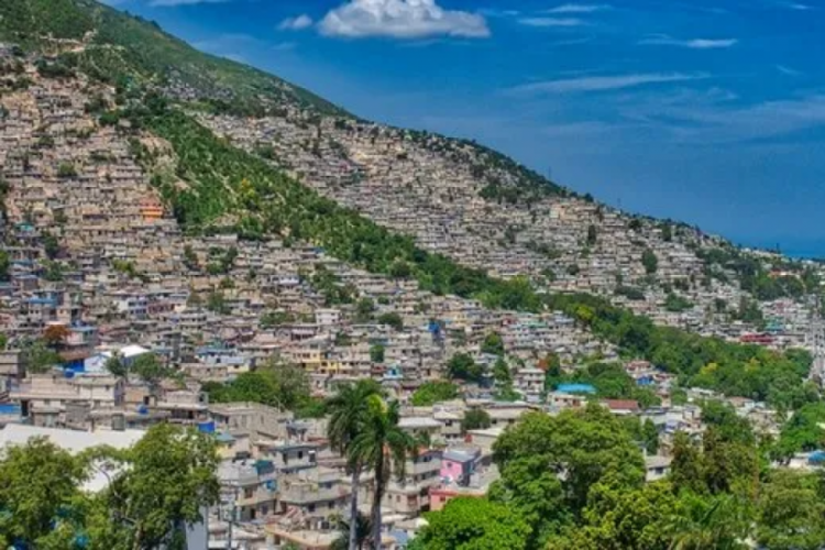 Haiti'de h&uuml;k&uuml;met acil durum ilan etti!