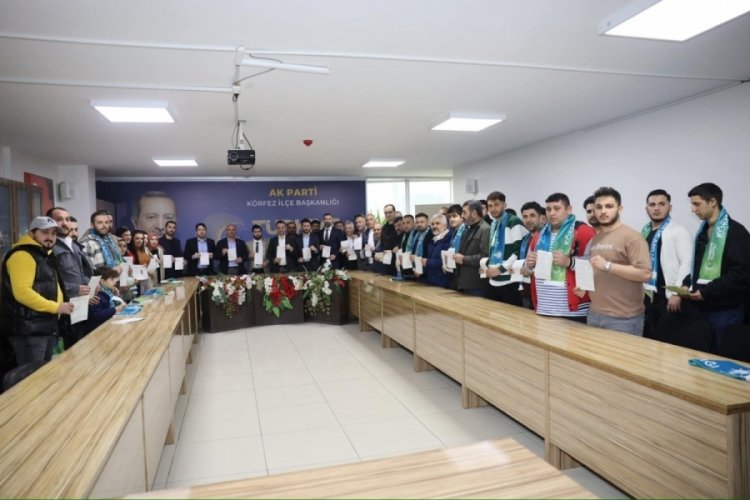 İYİ Parti'de istifa! 100 kişi AK Parti'ye ge&ccedil;ti