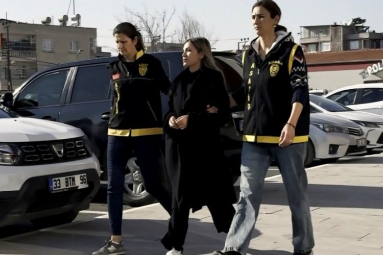Tabancayla poz veren sosyal medya fenomenine g&ouml;zaltı