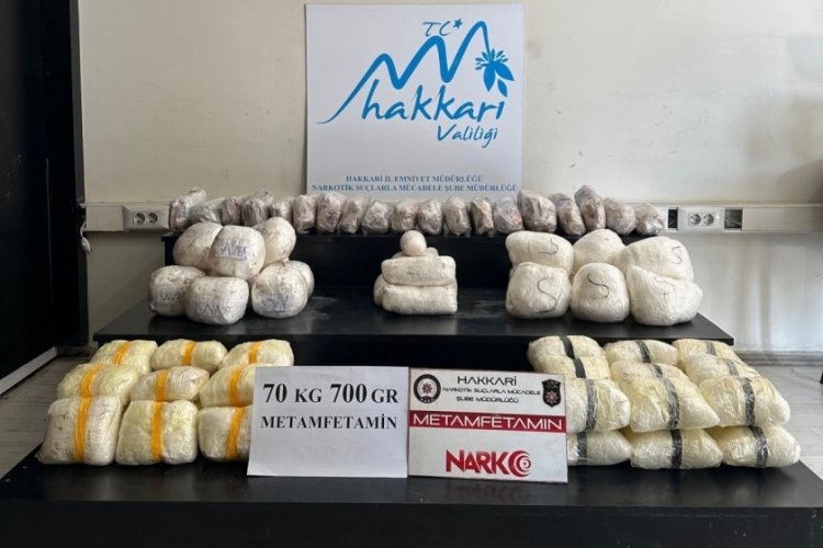 Hakkari'de 70 kilo 700 gram metamfetamin ele ge&ccedil;irildi