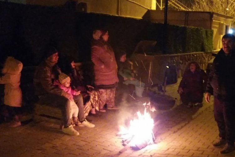 &Ccedil;anakkale'deki 4.9'luk deprem &ccedil;evre illeri de salladı! Korku dolu anlar kameraya yansıdı