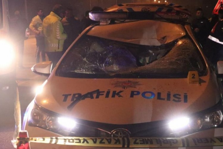 Kaza yapıp ka&ccedil;an ara&ccedil; polislere &ccedil;arptı: 1 şehit, 1 yaralı