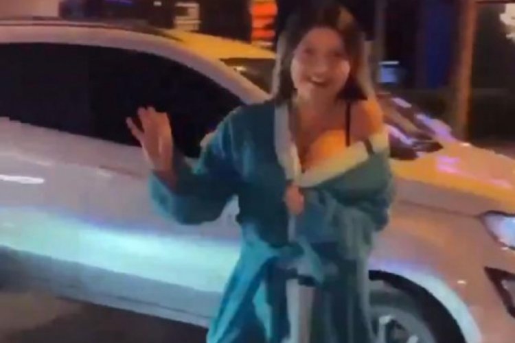 Bornozla sokağın ortasında twerk yapıp dans etti!