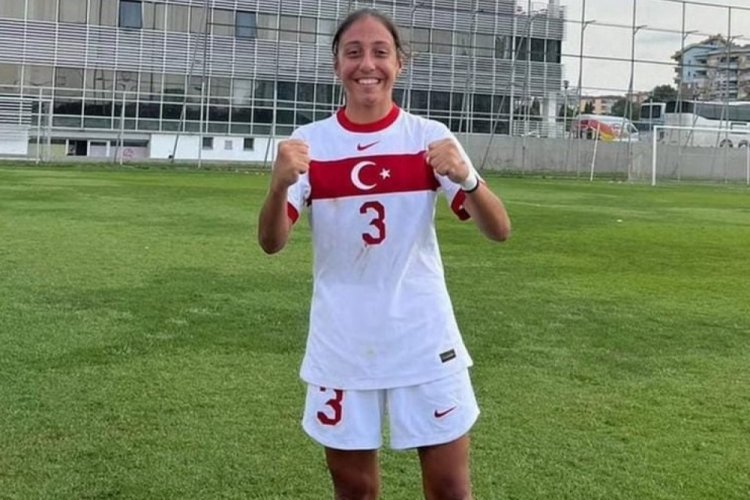 Denizlili kadın futbolcuya milli gurur