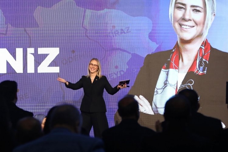 Belediyesi Başkan adayı Ceyda B&ouml;l&uuml;nmez, Konak'ın ihtiya&ccedil;larını 5 adımda &ccedil;&ouml;zeceğini a&ccedil;ıkladı