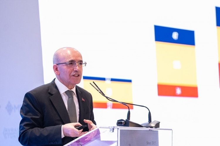 Mehmet Şimşek, Halkbank &Uuml;reten Kadınlar Yarışması'nın &ouml;d&uuml;l t&ouml;reninde konuştu