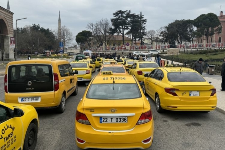 Edirne'de taksiciler arasında &ccedil;ıkan kavgada 1 kişi yaralandı
