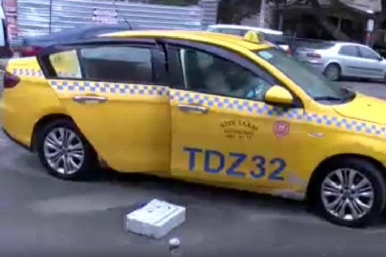 İstanbul'da taksiciye bı&ccedil;aklı saldırı!