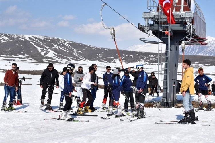 Bitlis'te "3. Kar Festivali" d&uuml;zenlendi