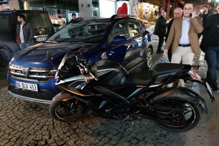 Samsun'da otomobil ile motosiklet &ccedil;arpıştı: 1 yaralı