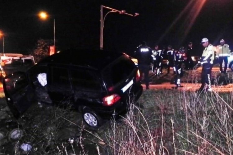 Polisin ''dur'' ihtarına uymadı, 20 km ka&ccedil;tıktan sonra kaza yaptı