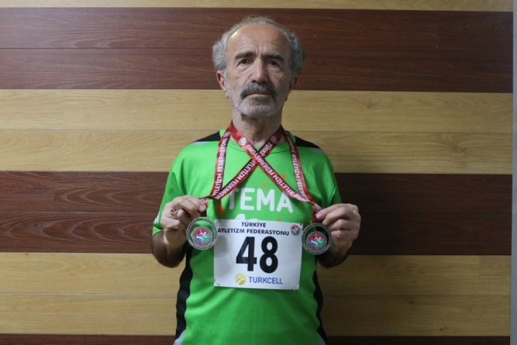 Bursa'da 78 yaşında 2 madalyanın sahibi oldu