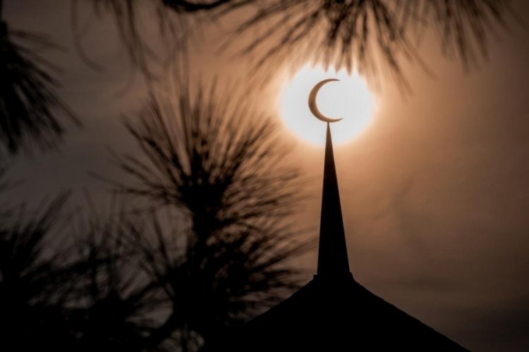 Ramazan hilali &ouml;nce Atlas Okyanusu'nda g&ouml;r&uuml;lecek