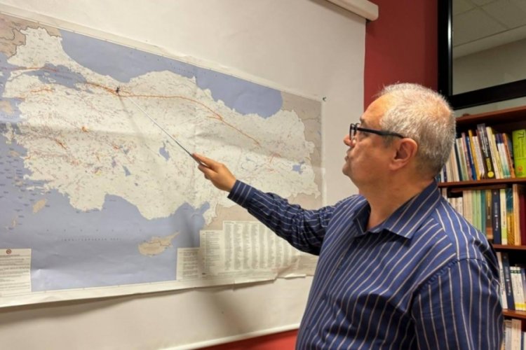 Deprem riskini belirlemek i&ccedil;in diri fayların izi s&uuml;r&uuml;l&uuml;yor