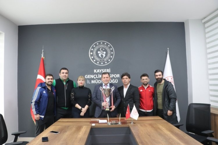 &Uuml;st &uuml;ste 3 yıldır T&uuml;rkiye şampiyonu oldular