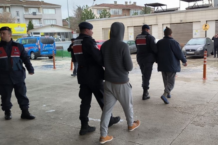 Bursa'da 5 d&uuml;zensiz g&ouml;&ccedil;men yakalandı