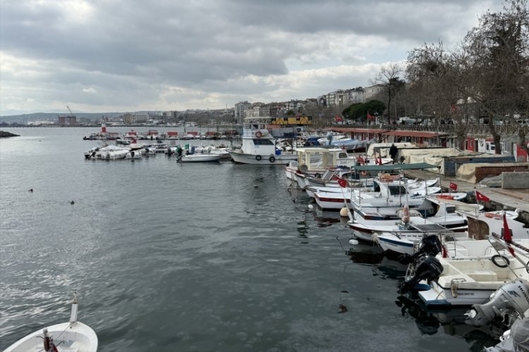 Tekirdağlı balık&ccedil;ılar istavrit ve karides umuduyla denize a&ccedil;ıldı