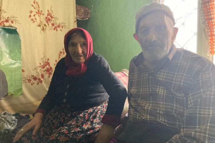 76 yaşındaki İsmi Bulduk, Cumhurbaşkanı Erdoğan'ın fotoğrafını &ouml;pt&uuml;