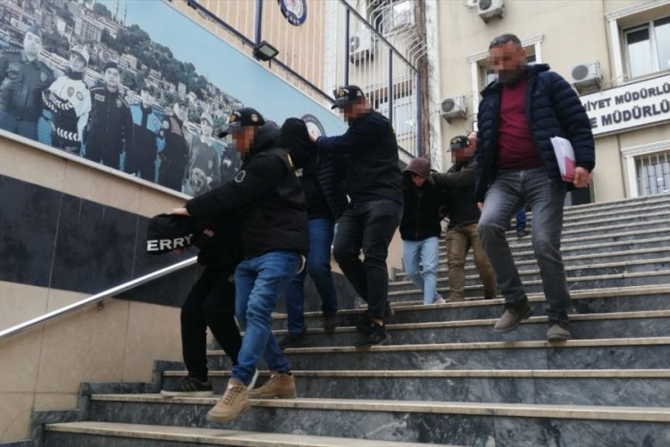 Galatasaraylı futbolcu Akt&uuml;rkoğlu'nun trafikte tartıştığı 4 kişi yakalandı