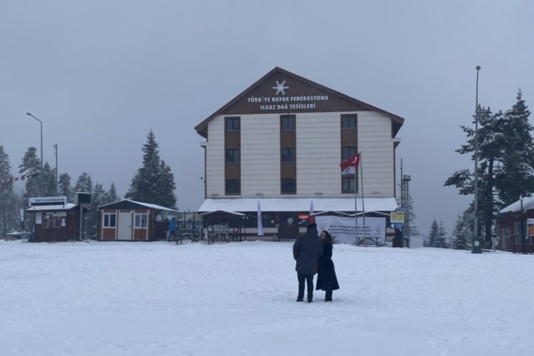 Kastamonu'da kar yağışı: Ilgaz Dağı beyaza b&uuml;r&uuml;nd&uuml;